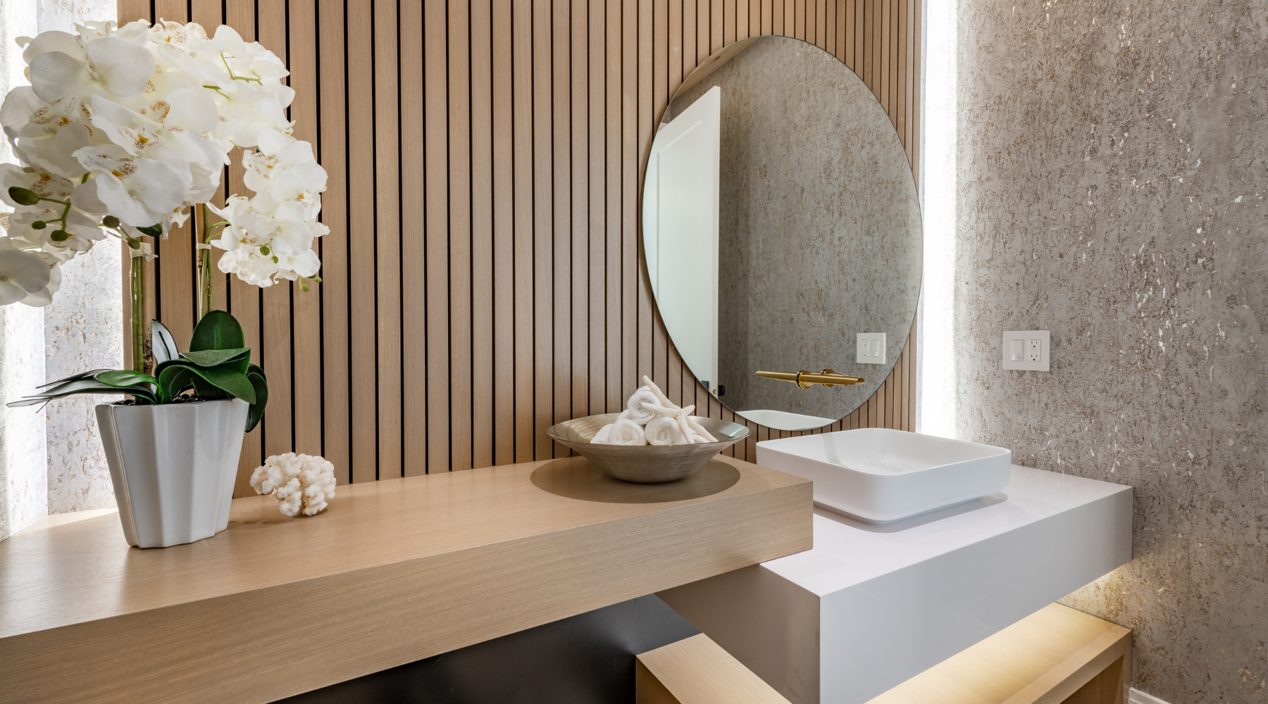 What Are The Benefits of Frameless Mirrors?
